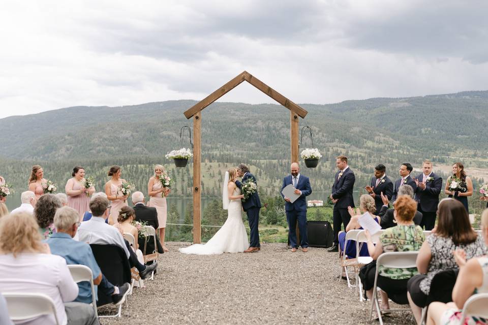A panoramic backdrop for an outdoor wedding ceremony