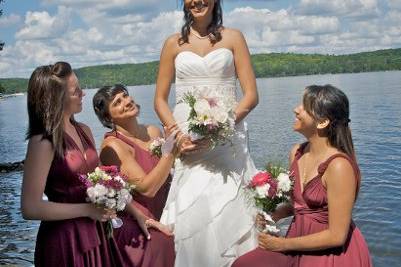 1255538744598-weddingbrideandbridesmaids.jpg