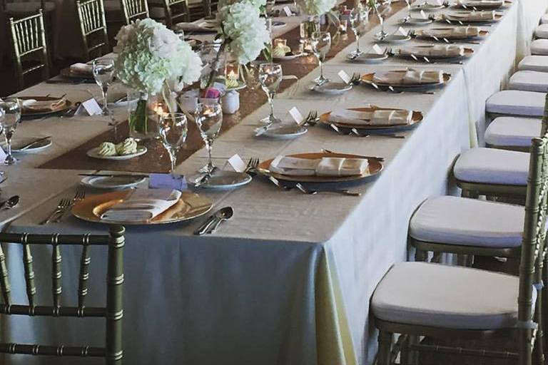 Banquet table