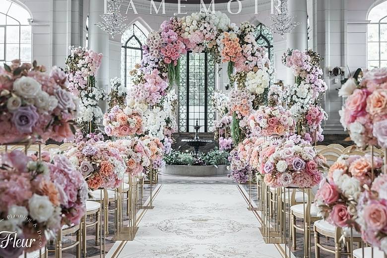 Romantic Floral Aisle Design