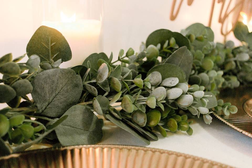 Seeded Eucalyptus Garland