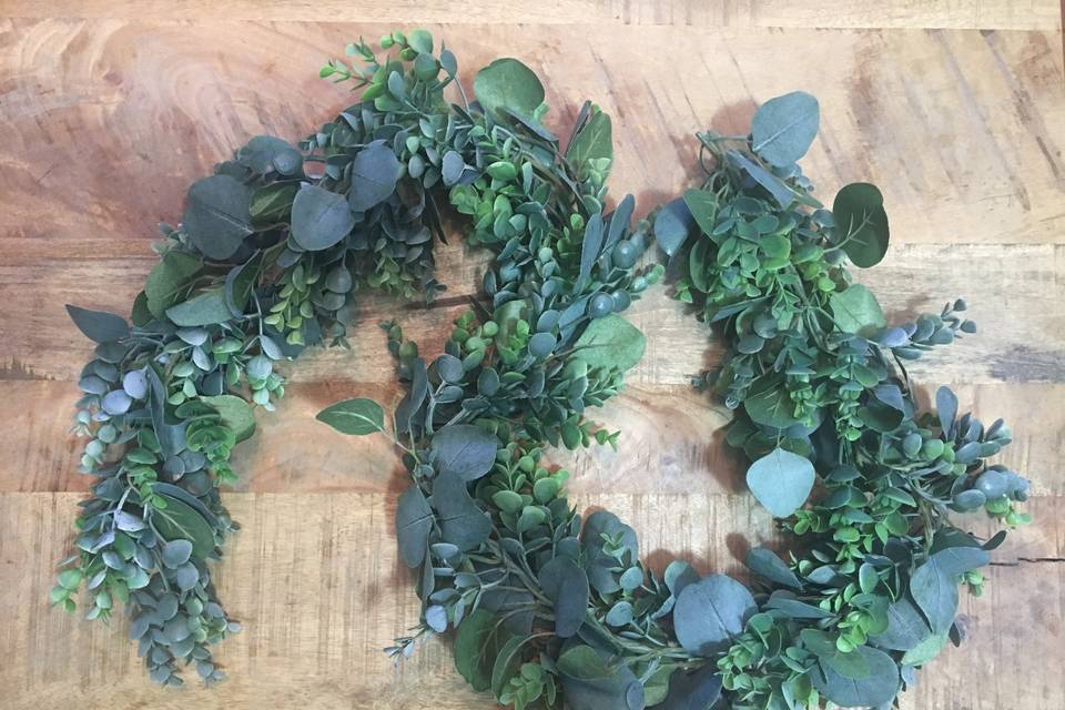 Seeded Eucalyptus Garland