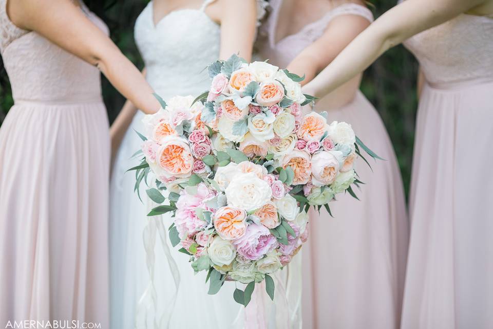 White rustic bouquet