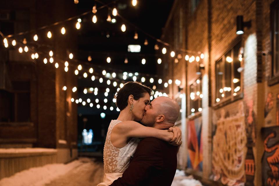 Night photos in alleyway