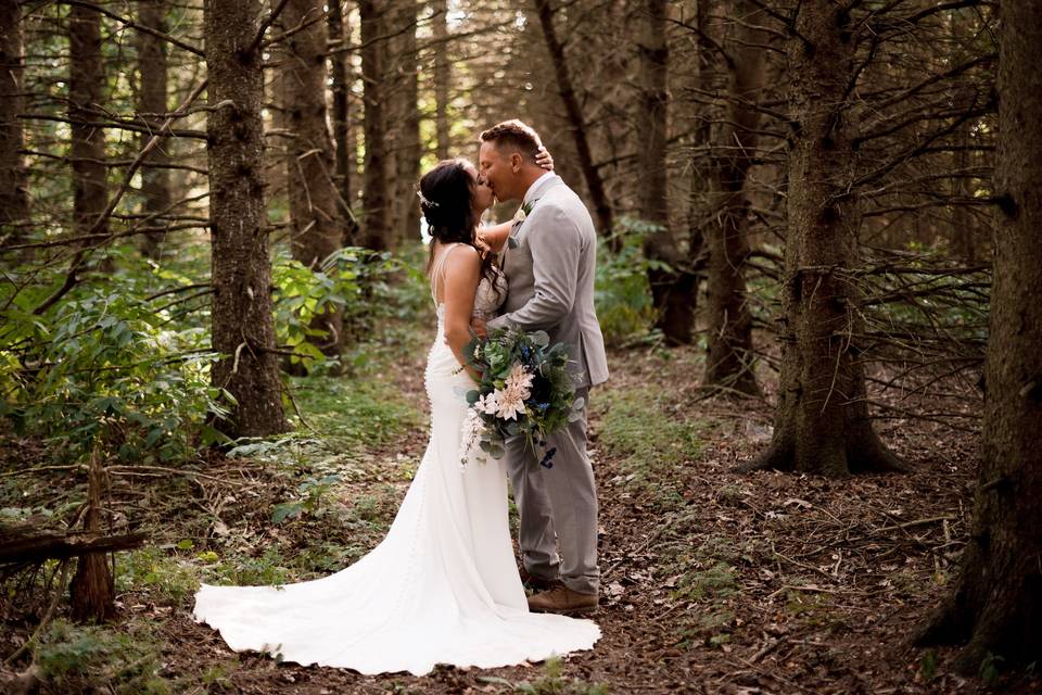 Bride & Groom forest kiss