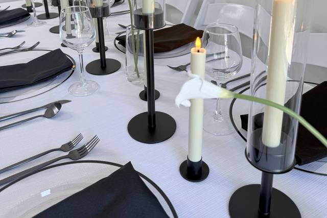Modern Monochrome Tablescape