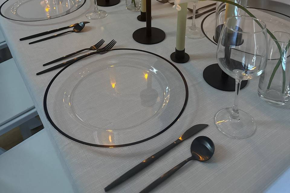 Modern Monochrome Tablescape