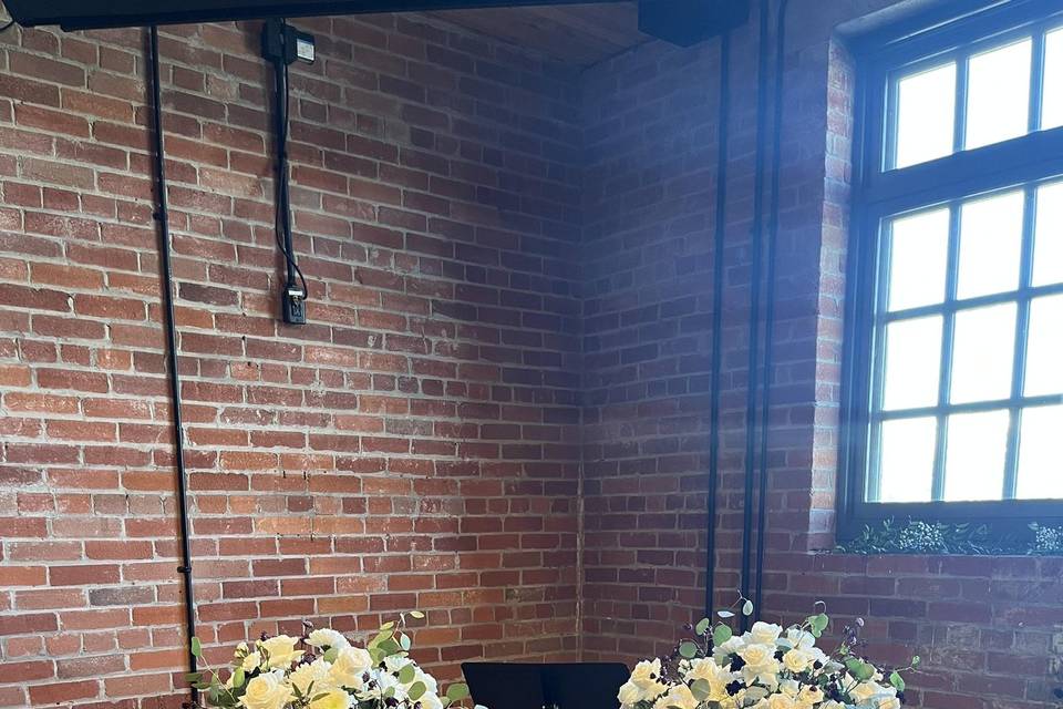 Fresh Ceremony Arrangement