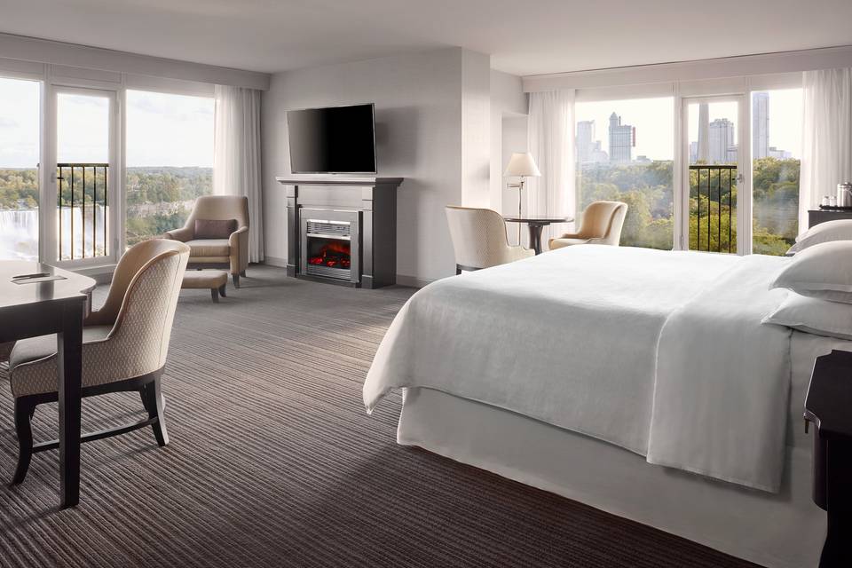 Fallsview Corner Suite