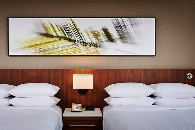 2 Queen Size Bedroom