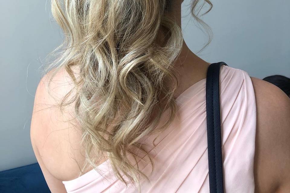 Textured ponytail