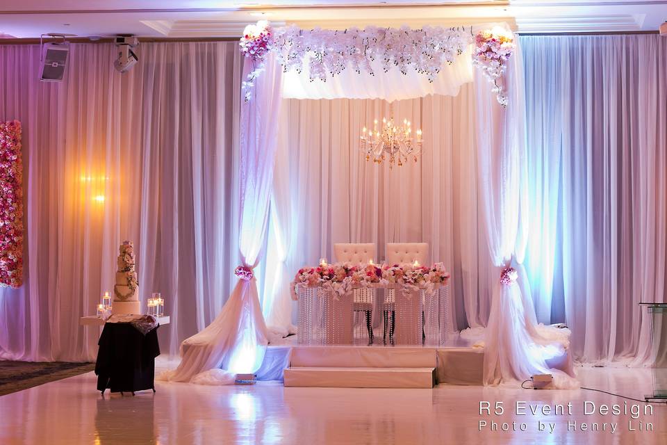 Orchid romance head table