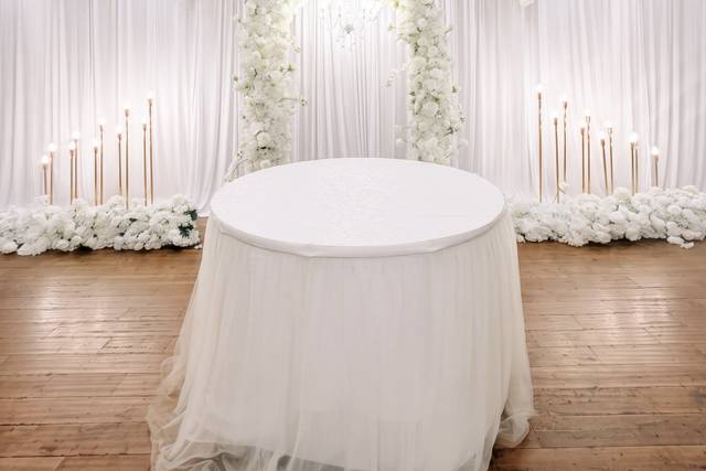 Sweetheart Table & Floral Arch
