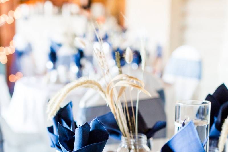 rustic table centerpiece.jpg