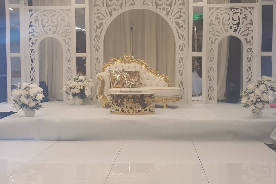 Bride and groom throne