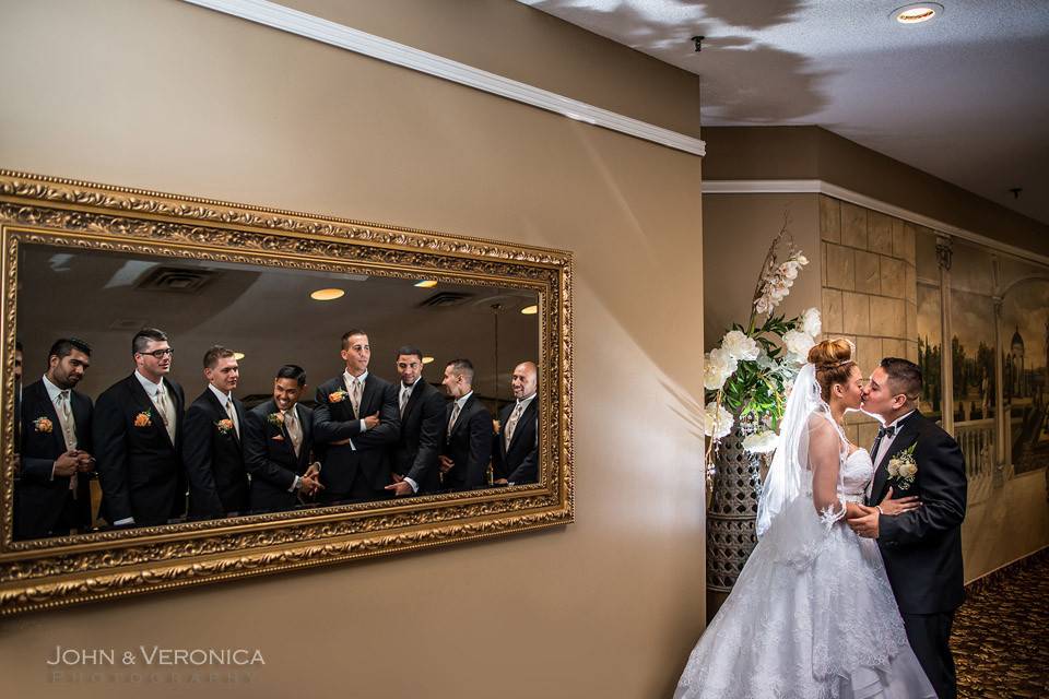 John and Veronica Photography Inc -BOTB-WEDDINGS-SUBMISSION-2014-05.jpg