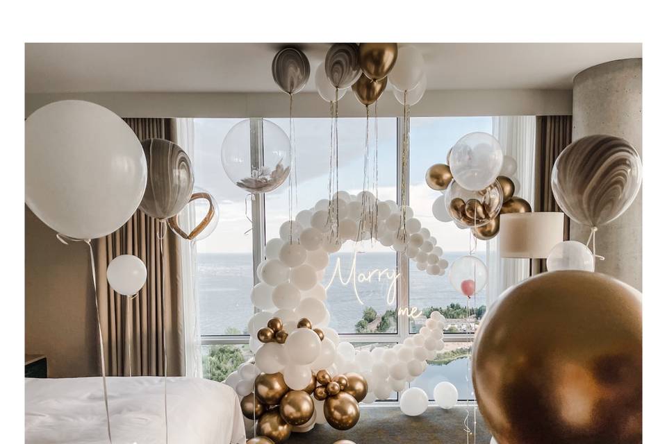 Balloon moon proposal