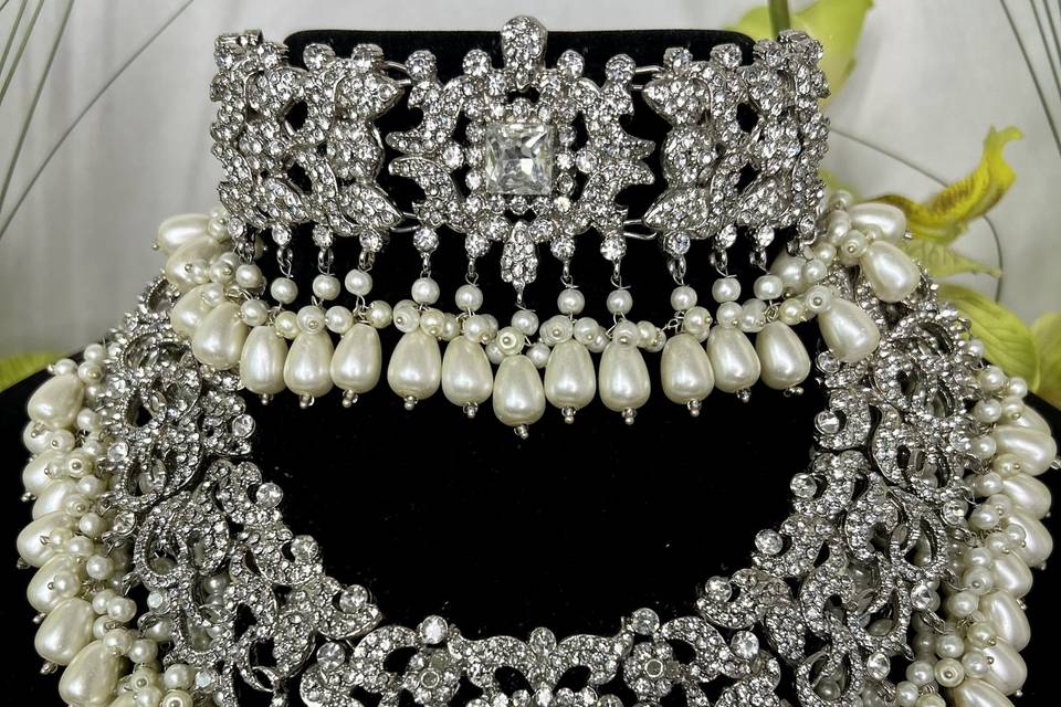 7pc Silver and White Set