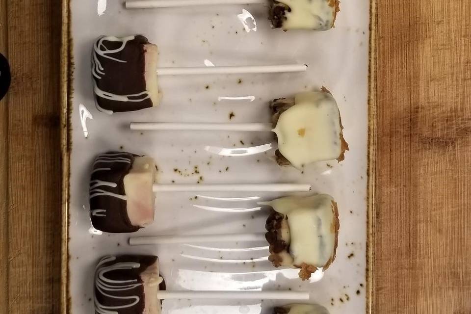 Cheesecake Lollipops
