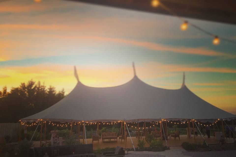 Gorgeous 3 post tent