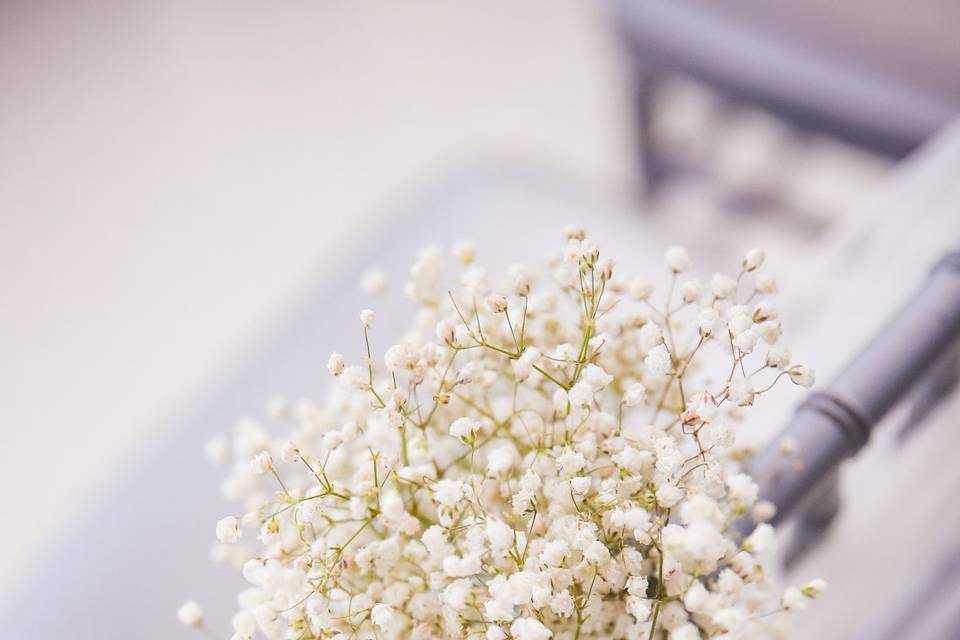 Baby's breath aisle pew