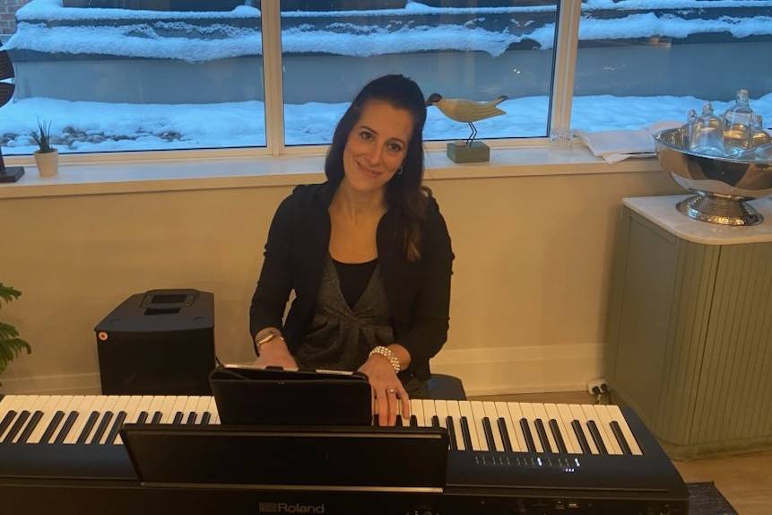 Event pianist