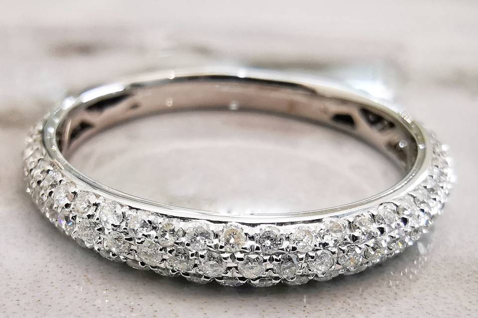 Emerald diamonds wedding ring