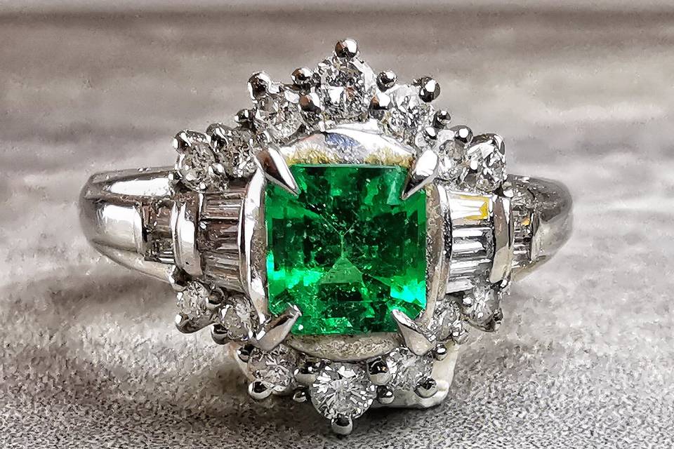 Emerald with Diamonds ring