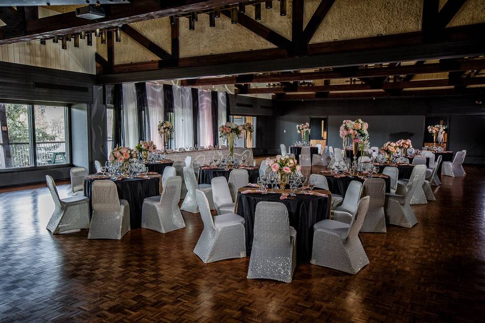 Ballroom table arrangements
