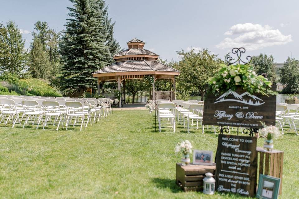 Summer ceremony setup