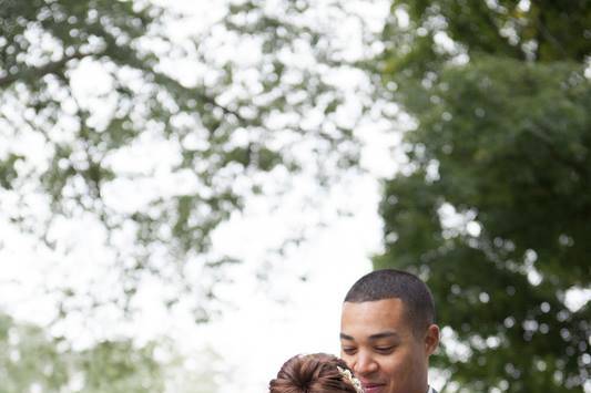 Mississauga, Ontario bride and groom