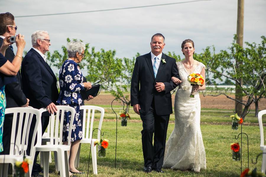 EllenMike_Farm_Wedding_12.jpg