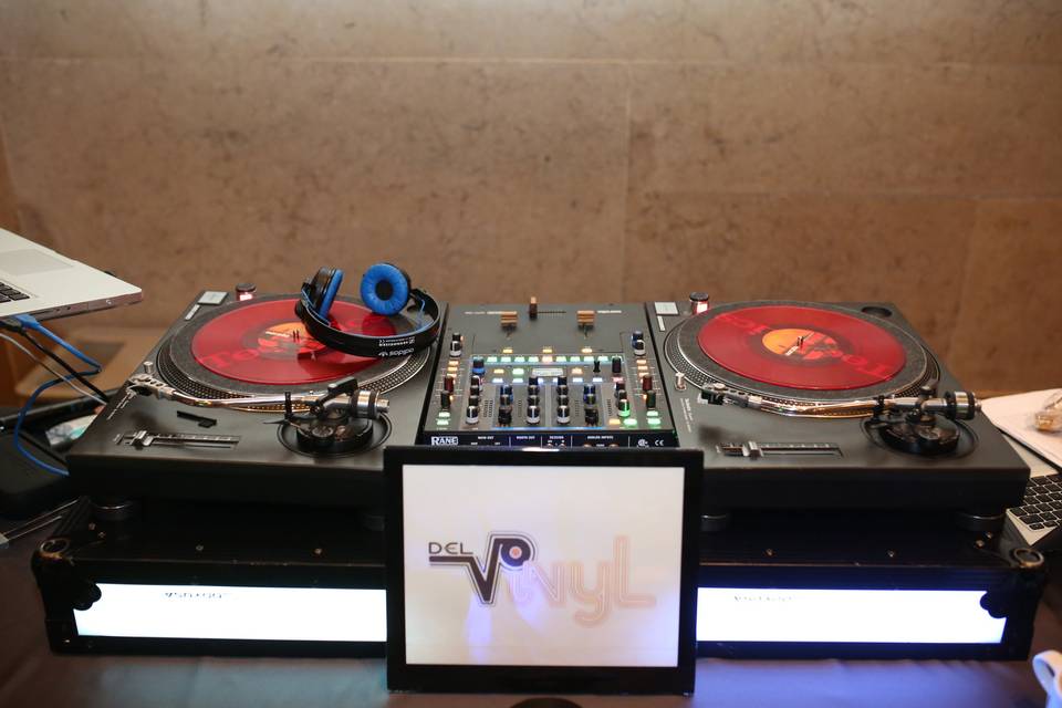 Technics 1200 Turntable set up