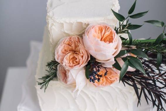 Buttercream with fresh flowers