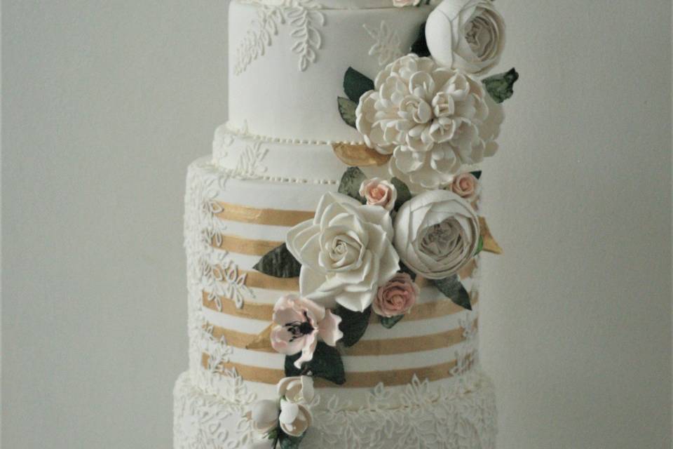 Winter wedding naked cake