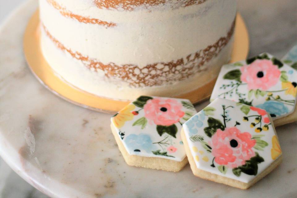 Naked cake with matching cooki