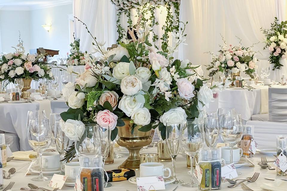 Chic wed decor Inc