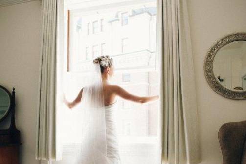 Bride in harbour suite