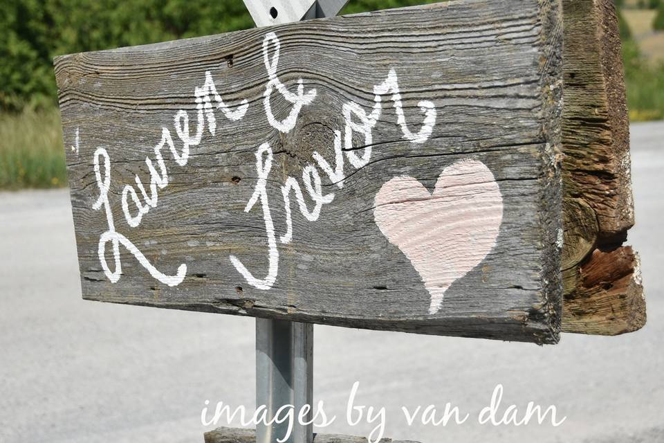 Sign to Country Wedding