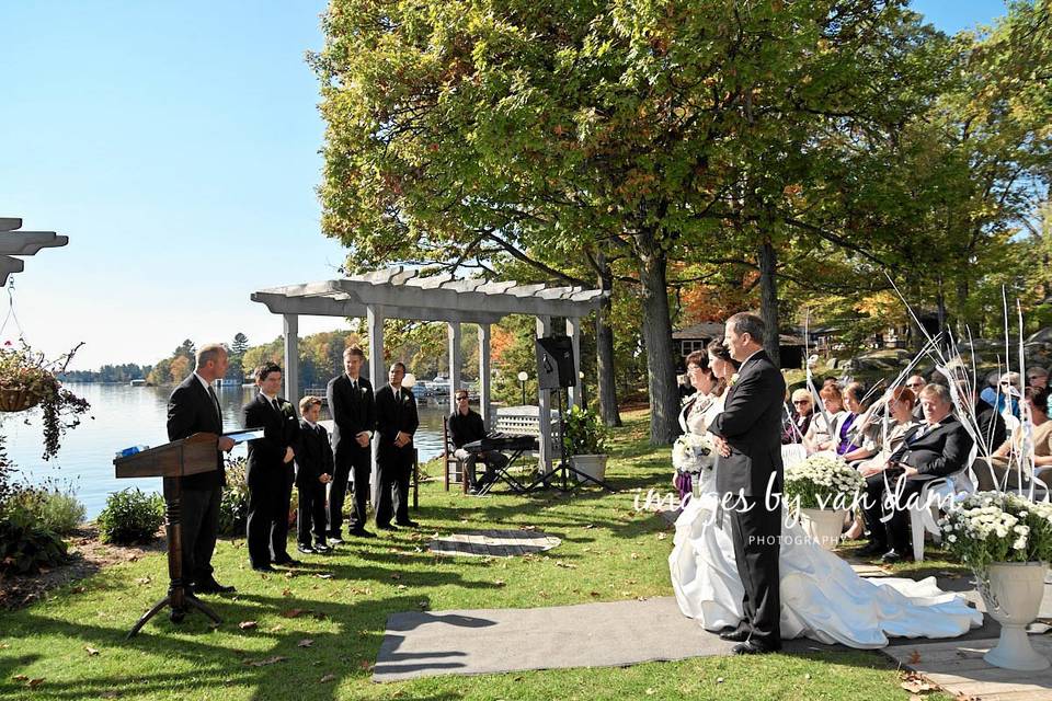 Waterfront wedding at Viamede