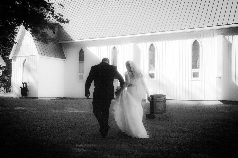 Sundridge, Ontario father and bride