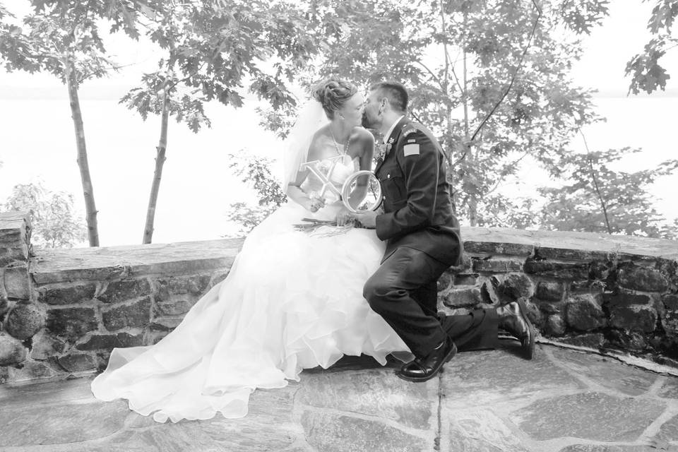 Sundridge, Ontario wedding couple