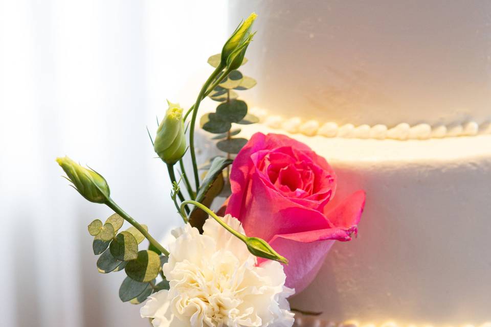 Geometrical cake florals