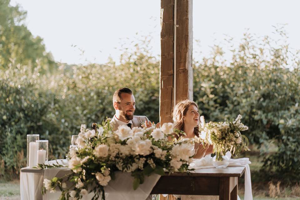 Romantic head table decor