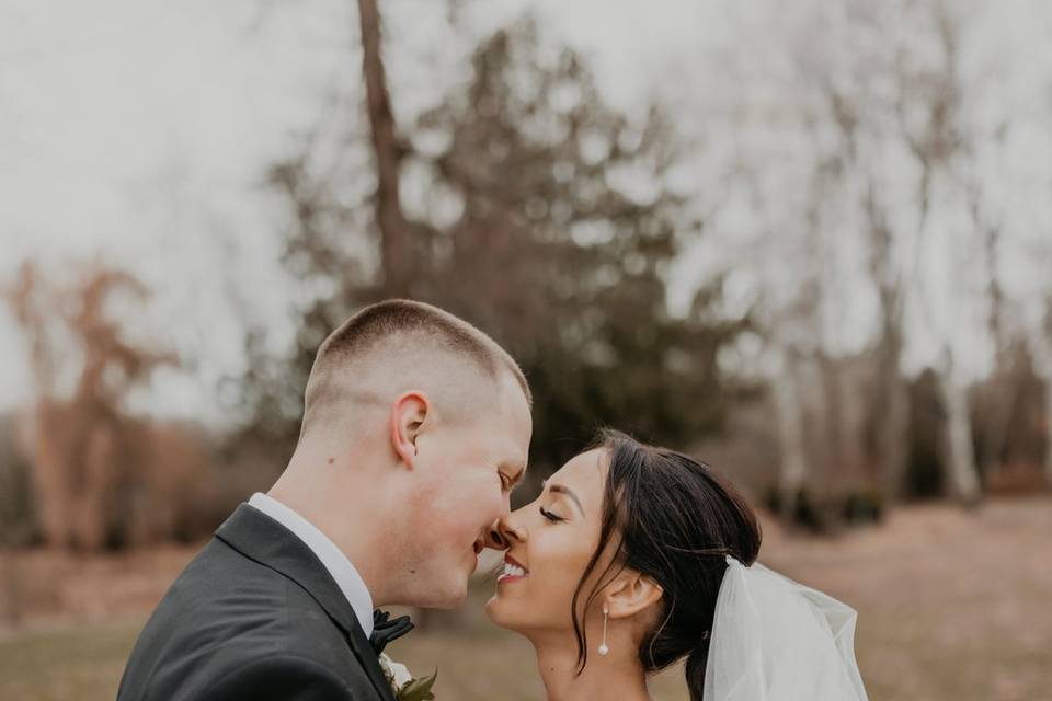 Bride and groom holland marsh