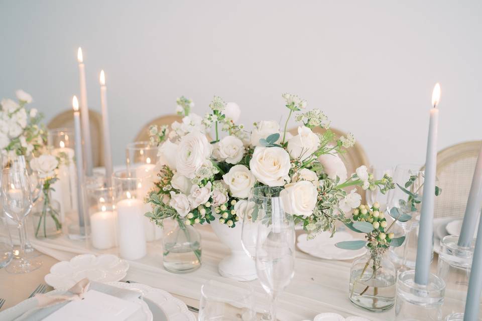 Romantic wedding decor neutral