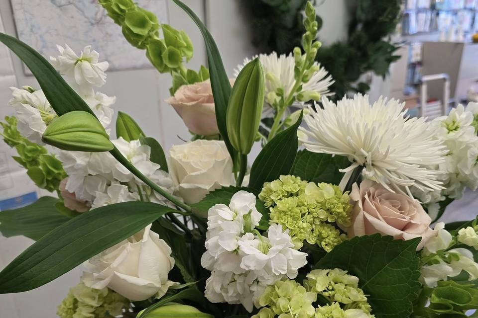 CR Flowers & Gifts