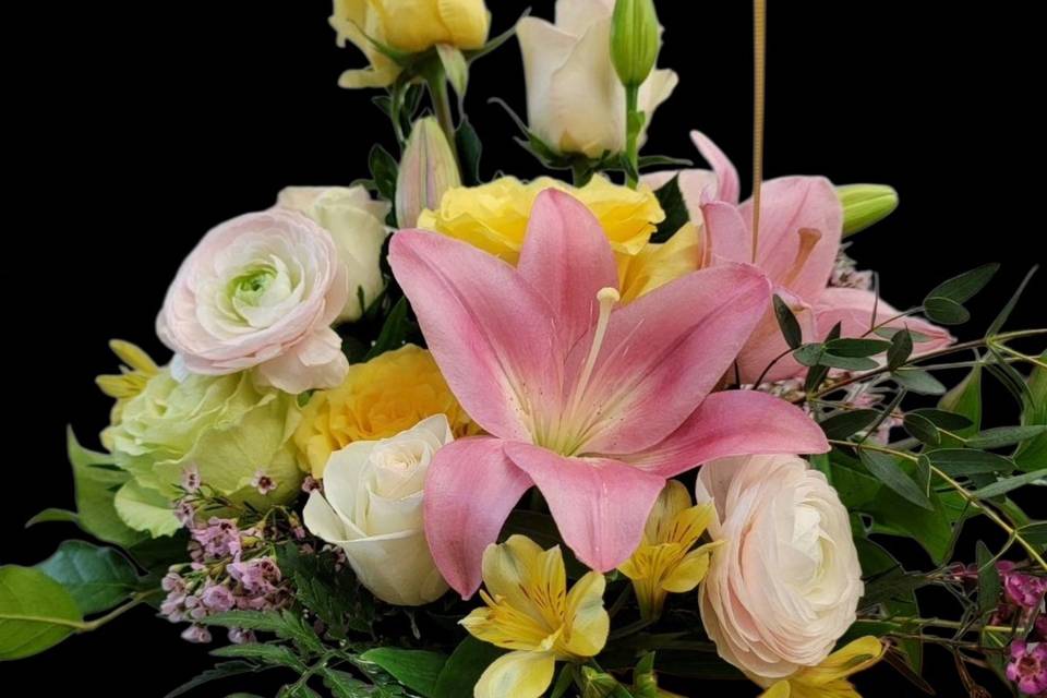 CR Flowers & Gifts