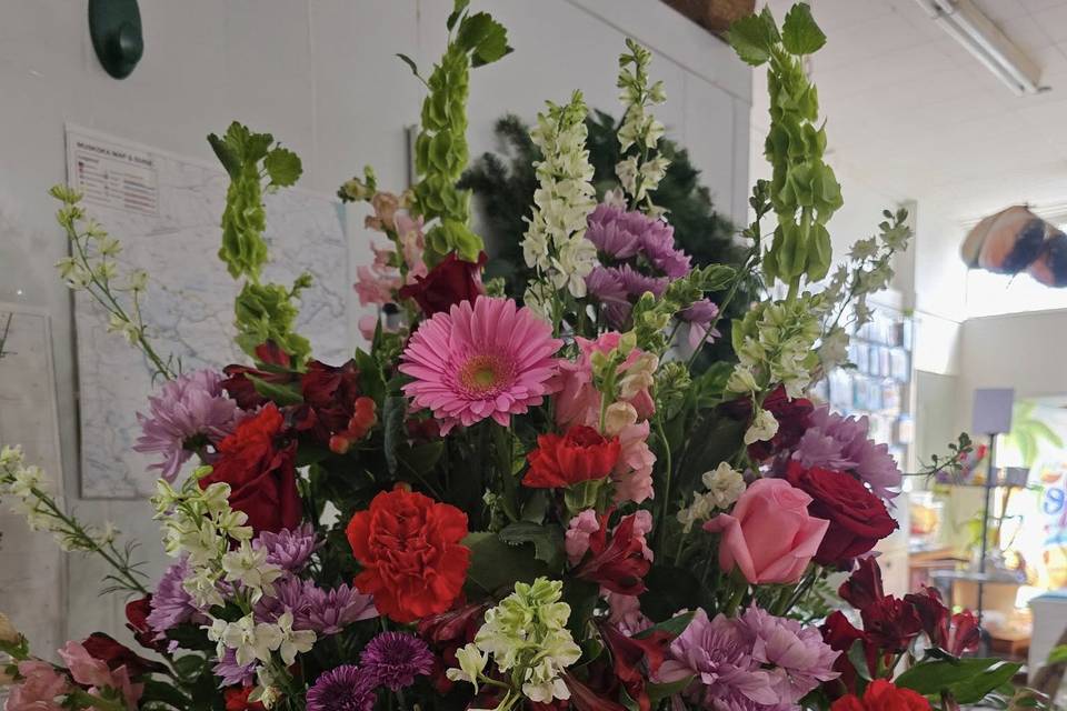 CR Flowers & Gifts