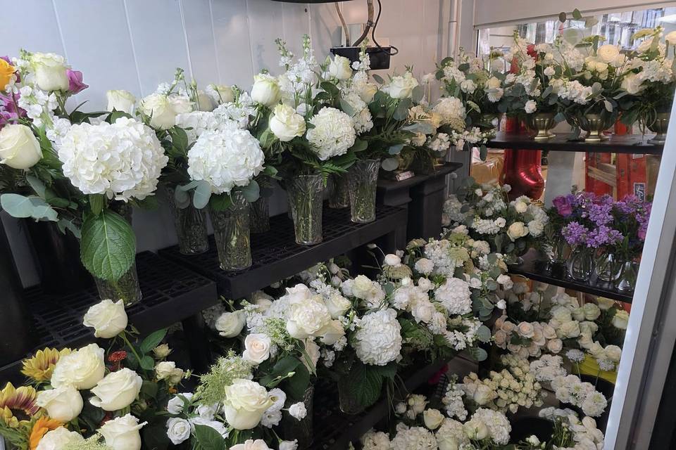 CR Flowers & Gifts